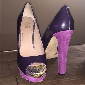 Vince Camuto pumps